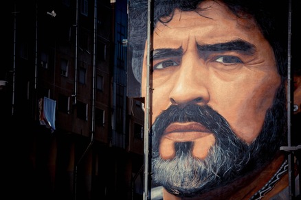 Napoli, murales gigante per Maradona