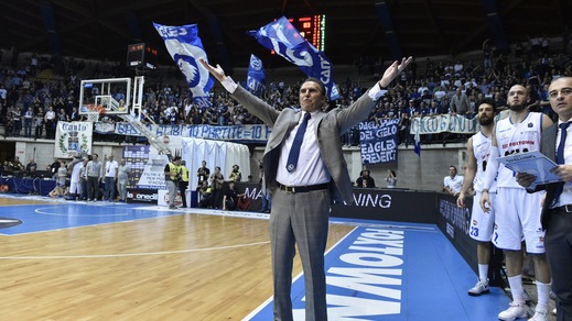 Cantù batte Reggio nel segno di Johnson e Cournooh