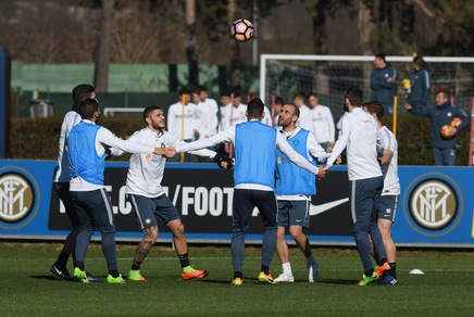 Inter, sorrisi e girotondi in vista dell'Atalanta