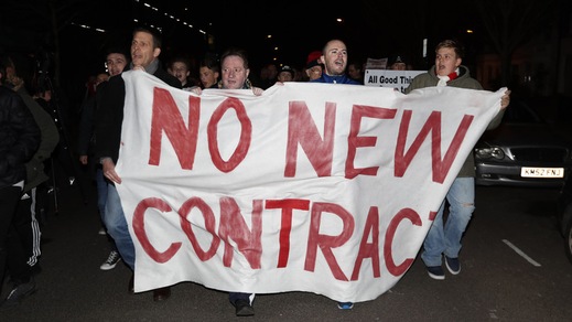 Arsenal, i tifosi protestano contro Wenger: «Au revoir Arsène»