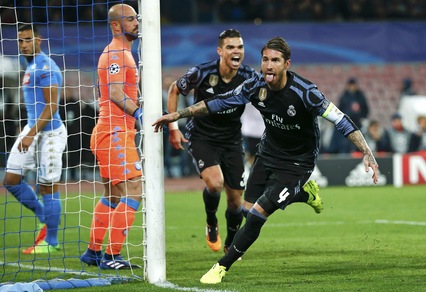 Champions League, Napoli-Real Madrid 1-3: Mertens illude, Ramos salva Zidane