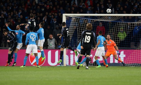 Champions League, rassegna stampa: «Grande Napoli, ma che disattenzioni!»