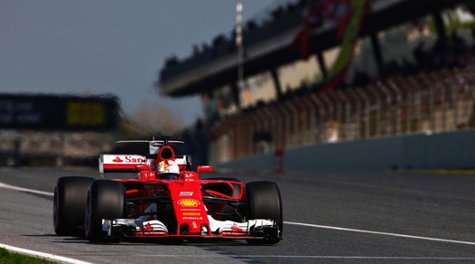 F1, test Barcellona: Vettel vola con le ultrasoft, Hamilton vicino
