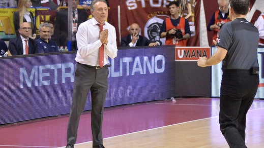 Rivoluzione a Pesaro: Bucchi si dimette