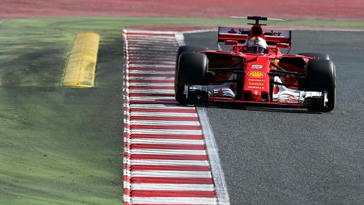 F1, test a Barcellona: Vettel ancora in testa davanti a Hamilton