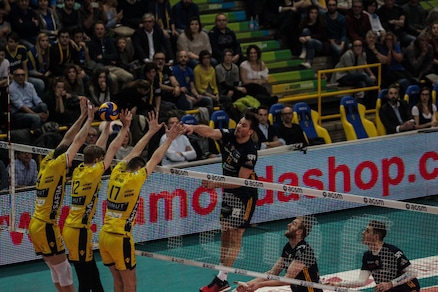 Volley: Superlega, Modena pareggia i conti