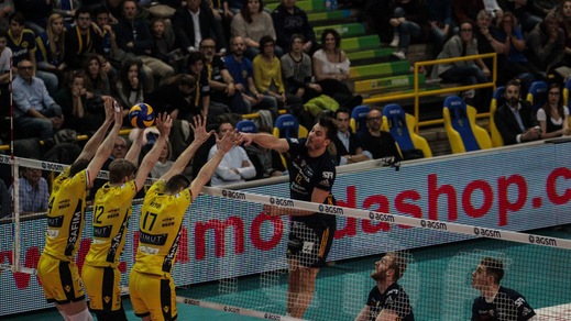 Volley: Superlega, Modena pareggia i conti