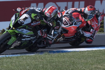 SBK, Thailandia: Rea domina il venerdì di prove