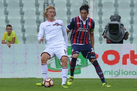 Calciomercato Crotone, ufficiale: Claiton passa alla Cremonese