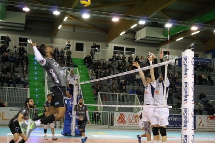 Volley: A2 Maschile Pool Salvezza, Alessano a Montecchio vince al tie break
