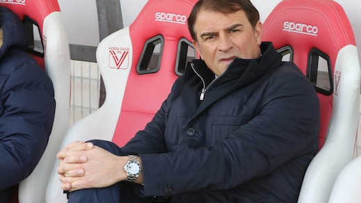 LA FAVOLA SEMPLICI, IL BARI DI COLANTUONO E LA NOSTALGIA DI FUTURO