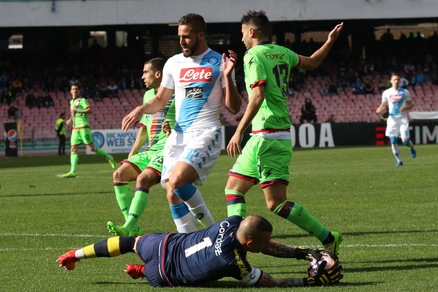 Napoli-Crotone 3-0: Insigne e Mertens conquistano i tre punti