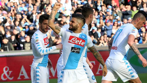 Serie A, Napoli-Crotone 3-0: doppietta Insigne e Mertens