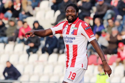 Serie B, Vicenza-Pisa 2-1: Ebagua e Urso firmano l'impresa in dieci