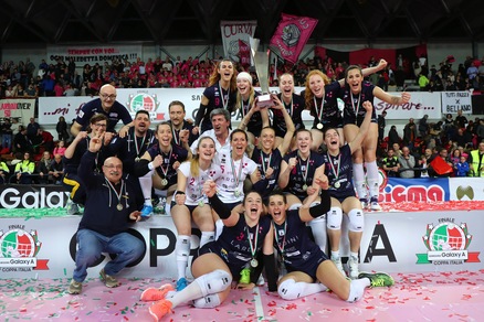 Volley: Coppa Italia A2, il trofeo lo alza Filottrano