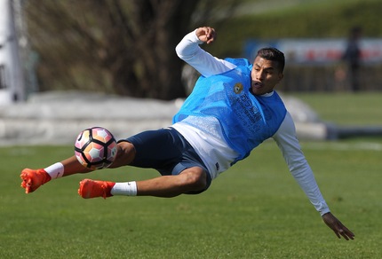 Murillo vola, la palla diventa sedia per Medel: gli scatti dell'Inter dopo il 7-1