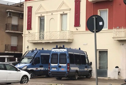 Tifosi del Porto a Torino: esplosi petardi davanti alla sede della Juventus