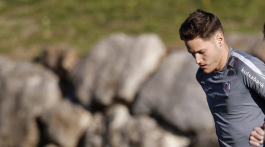 Athletic Bilbao, paura per Remiro: svenuto per una pallonata al volto