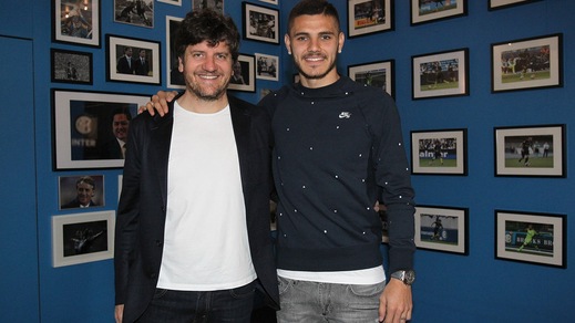Inter, c'è Fabio De Luigi ad Appiano: foto e sorrisi con Pioli e Icardi