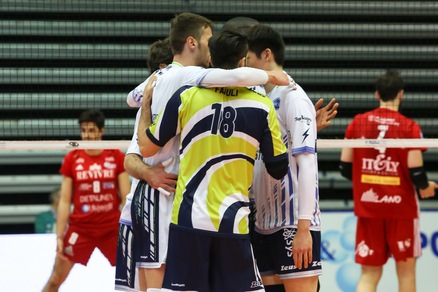 Volley: Play Off 5° posto, Latina supera Milano e riapre la serie