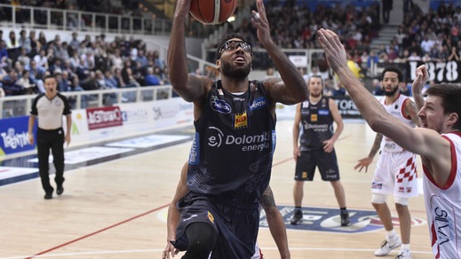 Marble regola Pistoia, Logan stende Sassari