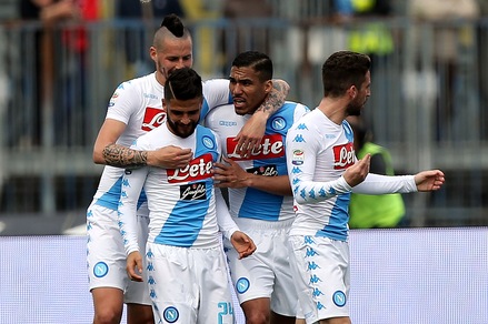 Serie A Empoli-Napoli 2-3: doppietta Insigne e Mertens, ma che rischi