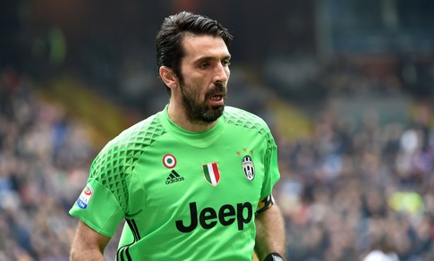 Juventus, Buffon: «Orgoglioso del record, ma non smetto»