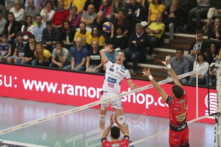 Volley: Superlega, Trento, fa sua Gara 1 di semifinale