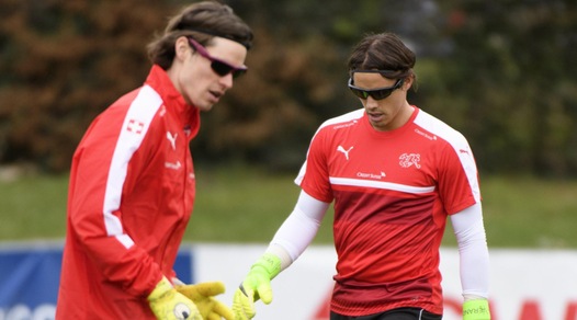 Svizzera, perché i portieri si allenano con gli occhiali scuri?