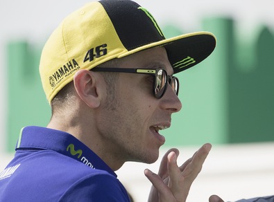MotoGp, Rossi: «Otto piloti in lotta per il titolo»