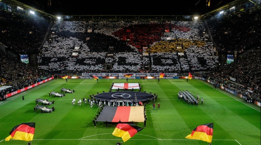 Germania-Inghilterra, il tributo a Podolski è da brividi