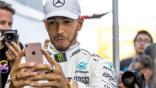 F1 Mercedes, Hamilton: «La Ferrari sta nascondendo i suoi progressi»