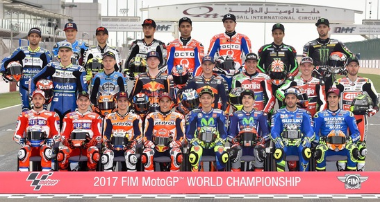 MotoGp al via in Qatar: foto ufficiale per i piloti