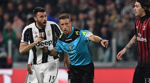 Minacce all'arbitro Massa, denunciato un tifoso del Milan