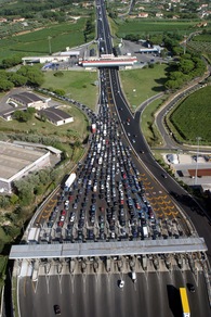 Germania, stop al pedaggio autostradale per gli stranieri