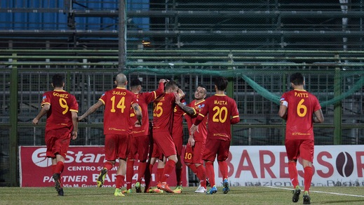 Lega Pro Catanzaro, Daspo per 19 tifosi