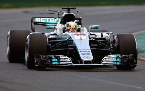 F1 Australia: Hamilton in pole, Vettel in prima fila