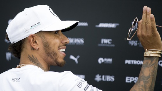 F1 Australia, Hamilton: «Sarà battaglia con la Ferrari»