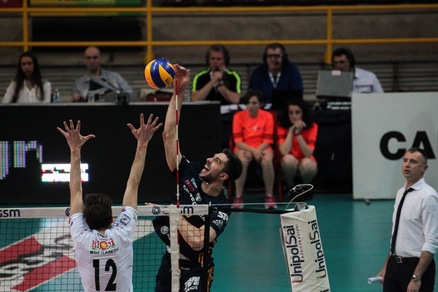 Volley: Play Off 5° posto: Verona la spunta ma solo al tie break