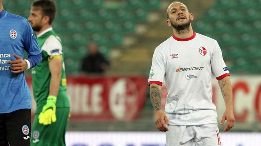 Serie B Bari-Novara 0-0: i galletti sbattono sul muro di Boscaglia