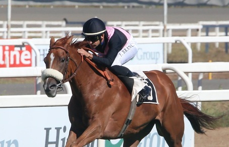 Priore Philip saluta le corse