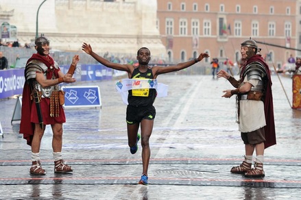 Atletica - Maratona di Roma, solito duello Etiopia-Kenya