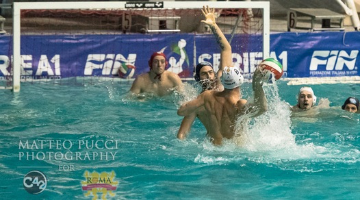 Pallanuoto, Roma sprecona: il derby alla Lazio