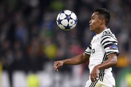 Juventus, Alex Sandro: «Higuain al San Paolo? Non avrà problemi»