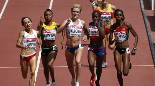 Mezza maratona di Praga, la Jepkosgei batte tre record mondiali