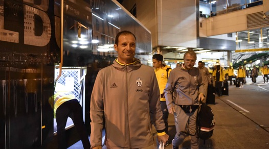 La Juventus arriva a Napoli, ma non c'è nessuno ad aspettarla