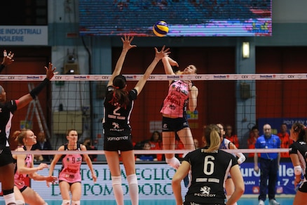 Volley: Coppa Cev, Pomì remuntada sfiorata, in finale va la UYBA