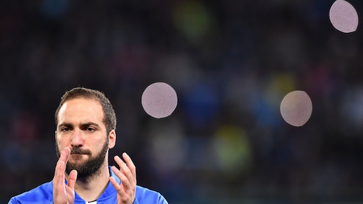 Napoli-Juventus, Higuain accolto da un minuto di fischi
