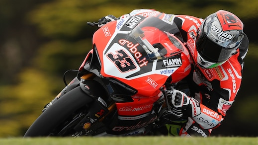 Sbk, che spavento Melandri: cade nei test, ma è tutto ok