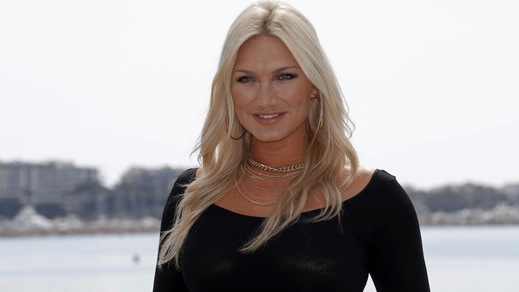 Brooke Hogan illumina Cannes